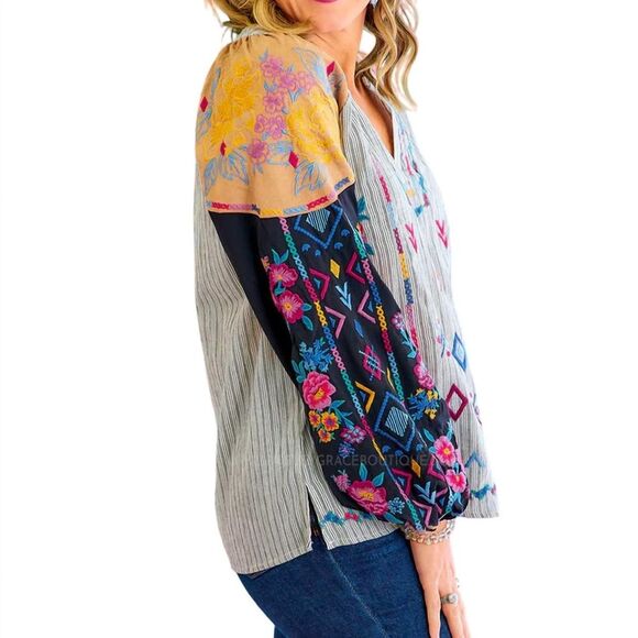 Savanna Jane Kerrie Top in Charcoal, Ivory, and Tan size small - Picture 3 of 8